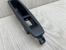 Накладка кнопок стеклоподъемника правая задняя Renault Kaptur