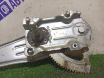 Стеклоподъемник левый задний Toyota Corolla Хетчбек 2006 1.6 3ZZ