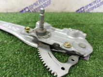 Стеклоподъемник левый задний Toyota Corolla Седан 2003 1.4 4ZZFE