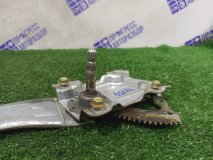 Стеклоподъемник левый задний Toyota Corolla Универсал 2004 1.6 3ZZFE