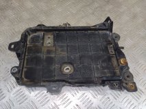 Полка аккумулятора Toyota Camry XV70 2018 >> 2018