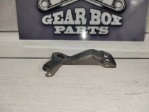 Кронштейн троса КПП KIA SORENTO 2000 D8LF1