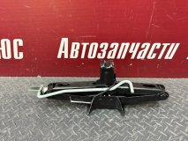 Домкрат Renault Duster Домкрат Renault Duster