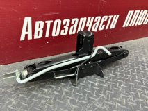 Домкрат Renault Duster Домкрат Renault Duster