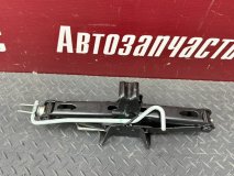 Домкрат Renault Duster Домкрат Renault Duster