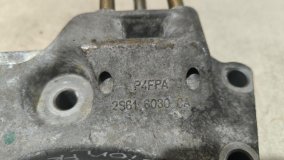 Кронштейн подушки двигателя правый передний ford Fusion Кронштейн подушки двигателя правый передний ford Fusion