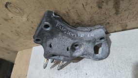 Кронштейн подушки двигателя правый передний ford Fusion Кронштейн подушки двигателя правый передний ford Fusion