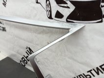 Молдинг решетки радиатора Lexus RX4