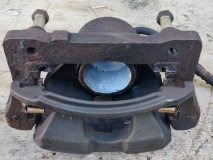 Суппорт тормозной левый передний Toyota REGIUS RCH47 1997 3RZFE