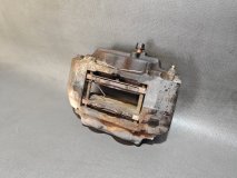 Суппорт тормозной правый передний Toyota Land Cruiser UZJ100L 2001 2UZFE