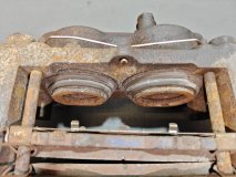 Суппорт тормозной правый передний Toyota Land Cruiser UZJ100L 2001 2UZFE