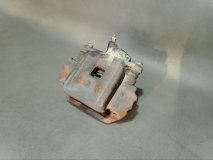 Суппорт тормозной правый задний Toyota Land Cruiser UZJ100L 2001 2UZFE