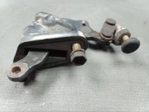 Механизм стояночного тормоза левый задний Toyota Land Cruiser UZJ100L 2001 2UZFE