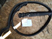 Уплотнитель двери водосток правый Mitsubishi Diamante F31A 1995 6G73