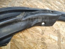 Уплотнитель двери водосток правый Mitsubishi Diamante F31A 1995 6G73