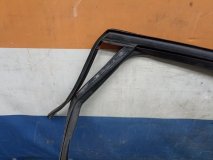 Уплотнитель стекла двери правый задний Renault Captur 2013-2019