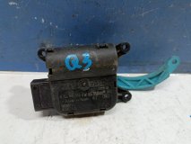 Моторчик заслонки печки Audi Q3 8UB