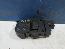 Моторчик заслонки печки BMW X1 (E84) Моторчик заслонки печки BMW X1 (E84)