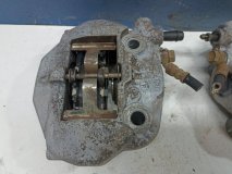 Суппорта тормозные задняя Toyota Celsior UCF31 4.3 3UZ-FE