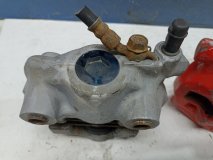 Суппорта тормозные задняя Toyota Celsior UCF30 4.3 3UZ-FE