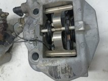 Суппорта тормозные задняя Toyota Celsior UCF30 4.3 3UZ-FE