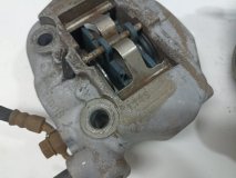 Суппорта тормозные задняя Toyota Celsior UCF30 4.3 3UZ-FE