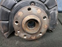 Кулак со ступицей левый передний Volkswagen Caddy 2KB 2006 1.6 BSE