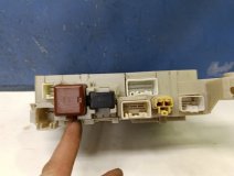 Блок предохранителей салонный правый Toyota Celsior UCF31 2006 4.3 3UZ-FE