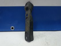 Кронштейн правый передний Toyota Celsior UCF31