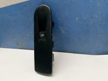 Кнопка стеклоподъемника правая передняя Renault Kaptur с 2016- 1