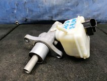 Цилиндр главный тормозной с бачком Skoda Octavia A5 1Z 2004-2013