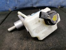 Цилиндр главный тормозной с бачком Skoda Octavia A5 1Z 2004-2013