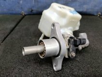 Цилиндр главный тормозной с бачком Skoda Octavia A5 1Z 2011 1.4 CAXA