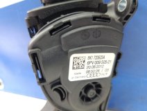 Педаль газа электро Audi Q5 8R 2012 3.0 CTVA Педаль газа электро Audi Q5 8R 2012 3.0 CTVA