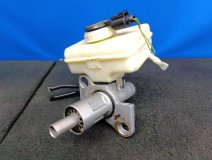 Цилиндр главный тормозной с бачком Audi Q5 8R 2012 3.0 CTVA Цилиндр главный тормозной с бачком Audi Q5 8R 2012 3.0 CTVA