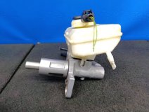 Цилиндр главный тормозной с бачком Audi Q5 8R 2012 3.0 CTVA Цилиндр главный тормозной с бачком Audi Q5 8R 2012 3.0 CTVA