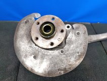 Кулак со ступицей правый передний Audi Q5 8R 2012 3.0 CTVA