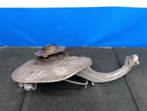 Кулак со ступицей правый передний Audi Q5 8R 2012 3.0 CTVA