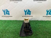 Кнопка стеклоподъемника левая передняя Nissan Bluebird HU14 1997 SR20