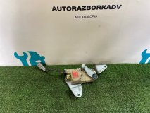 Активатор замка двери левый задний Toyota Grand Hiace VCH16W 2002 5VZFE