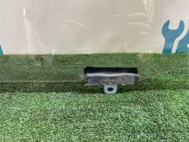 Стекло двери правое переднее Toyota Land Cruiser FZJ100