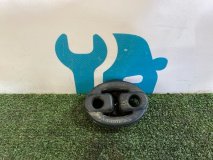 Крепление глушителя Toyota Camry SV30 1990 4SFE Крепление глушителя Toyota Camry SV30 1990 4SFE