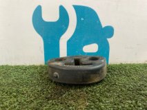 Крепление глушителя Toyota Camry SV30 1990 4SFE Крепление глушителя Toyota Camry SV30 1990 4SFE