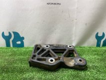 Кронштейн компрессора кондиционера Nissan Liberty PM12 2001 SR20DE