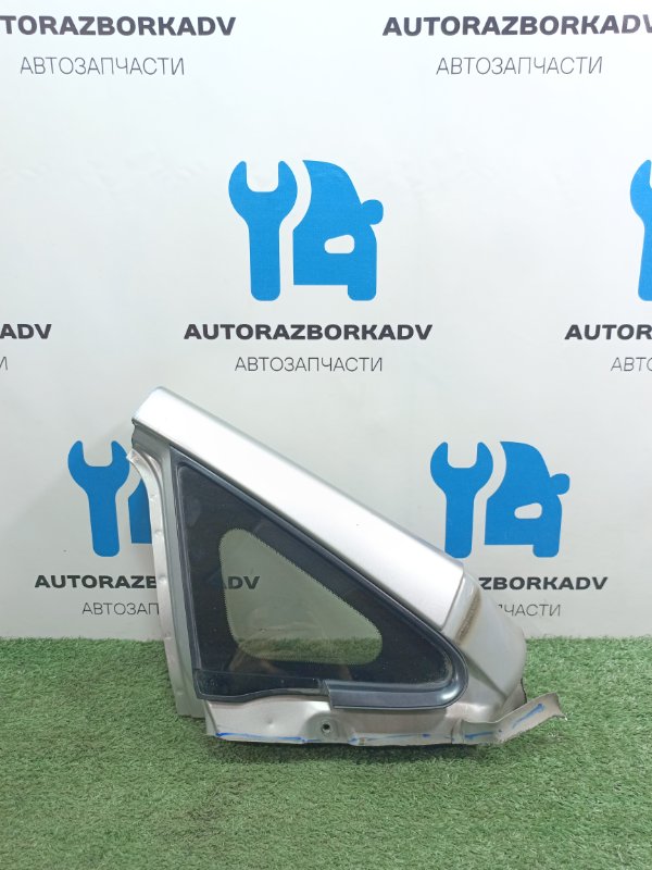 Форточка кузова Nissan Tiida Latio SNC11 HR15 2005 перед. прав. (б/у)