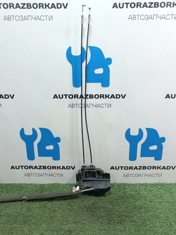 Замок двери Nissan Tiida Latio SNC11 HR15 2005 перед. прав. (б/у)