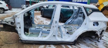 Порог с центральной стойкой левый Geely Coolray SX11 2020 JLH-3G15TD