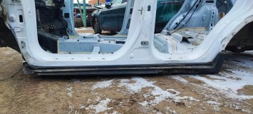 Порог с центральной стойкой левый Geely Coolray SX11 2020 JLH-3G15TD