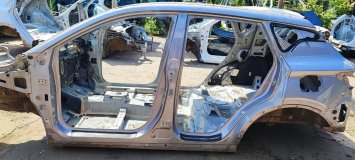 Порог с центральной стойкой левый Geely Coolray SX11 2022 JLH-3G15TD