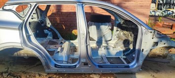 Порог с центральной стойкой правый Geely Coolray SX11 2022 JLH-3G15TD